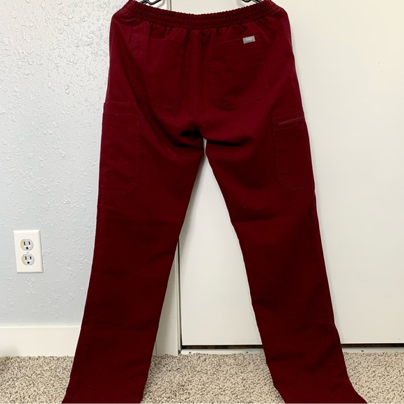 🎀SOLD🎀 Figs Technical Collection, Small size, Maroon Color, Scrubs - Picture 5 of 7
